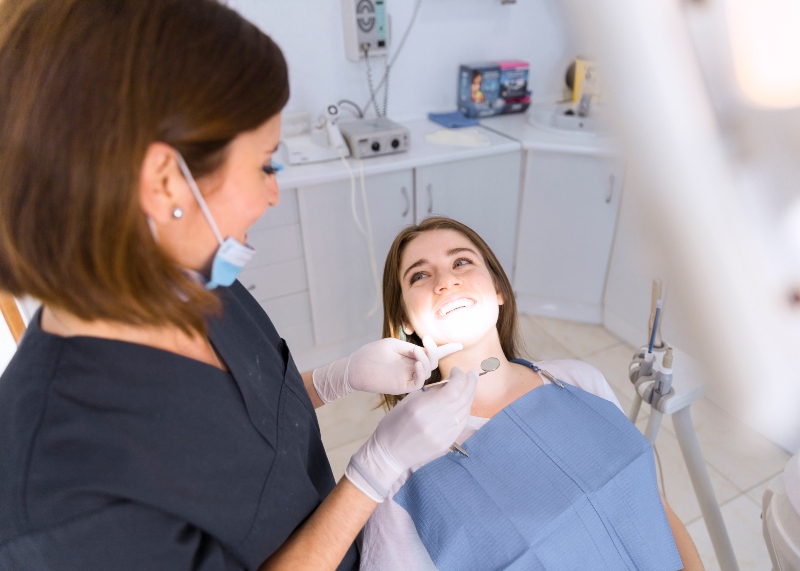 Cuidados Postoperatorios Tras la Colocación de Implantes Dentales